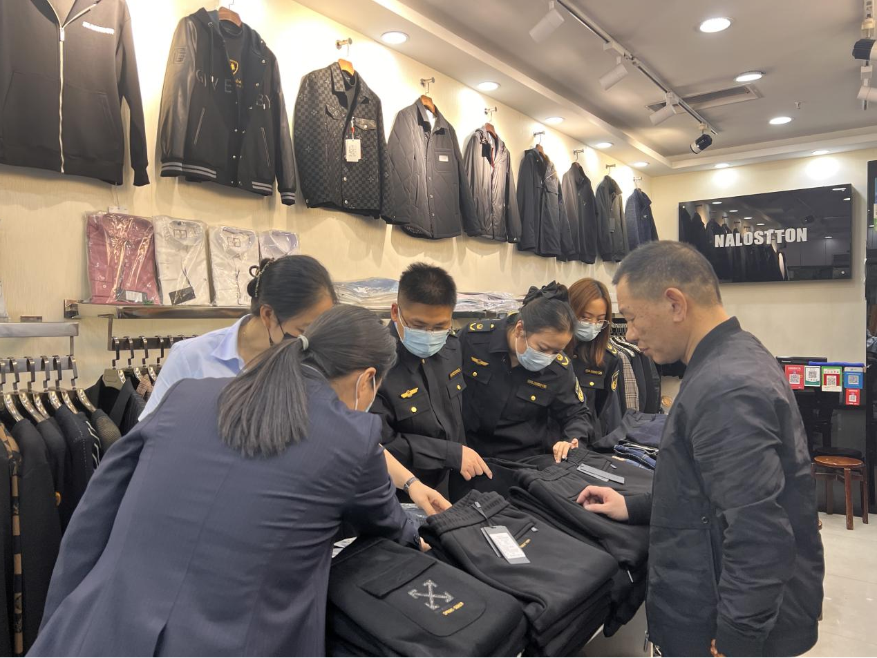 拱墅区市场监督治理局走访钱江商城发展 知识产权；ぷㄏ畈槌卸