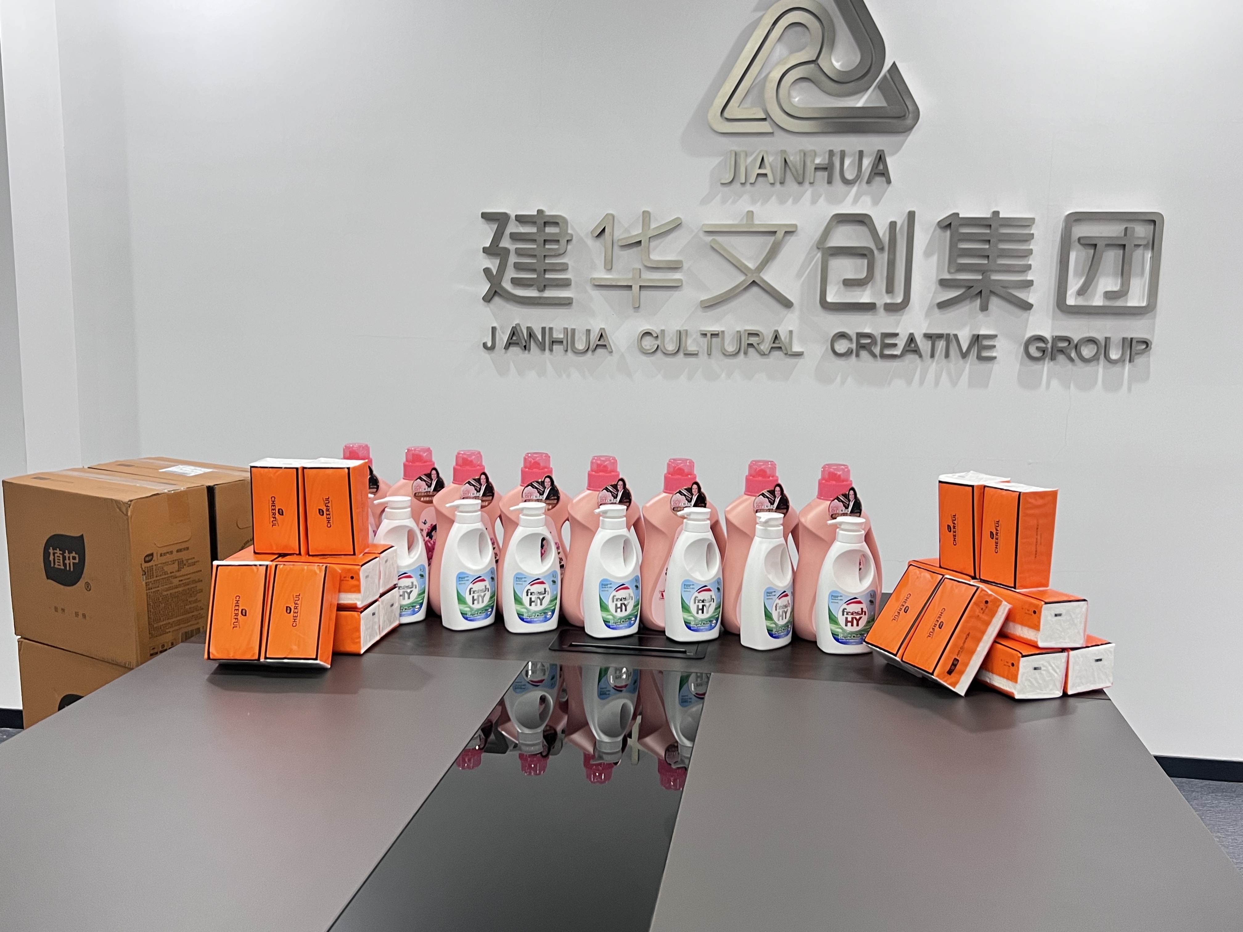 爱在春天，情暖三八——PP电子游戏文创集团工会为女职工发放暖心福利