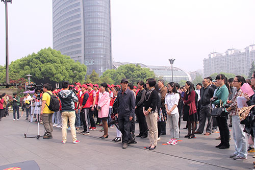 PP电子游戏文创园党团代表参与“网淘”自愿者活动 (1).jpg